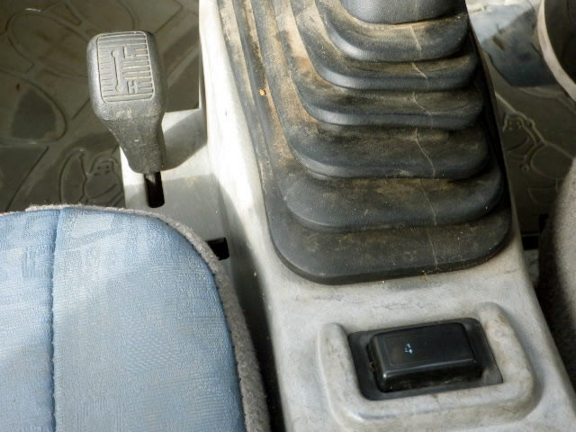 1999 Mitsubishi Minicab Truck U62T (UW-698d4895251a4)[15]