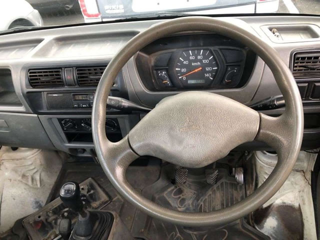 1999 Mitsubishi Minicab Truck U62T (UW-697b21ff4ad52)[4]