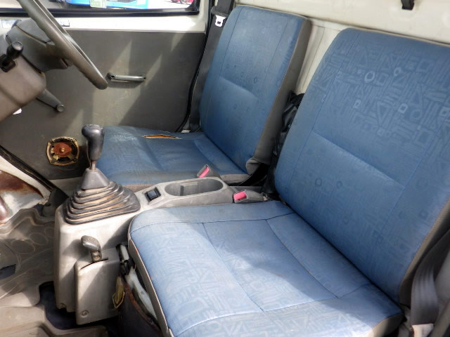 1999 Mitsubishi Minicab Truck U62T (UW-698d4895251a4)[5]