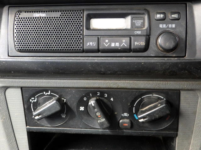 1999 Mitsubishi Minicab Truck U62T (UW-698d4895251a4)[12]