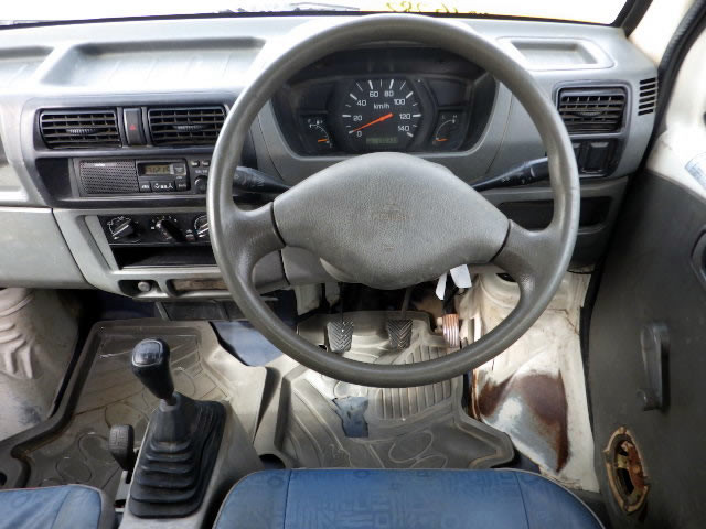 1999 Mitsubishi Minicab Truck U62T (UW-698d4895251a4)[4]