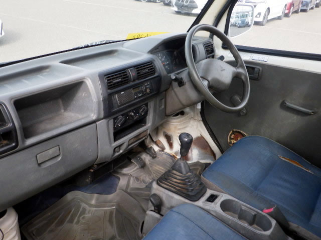 1999 Mitsubishi Minicab Truck U62T (UW-698d4895251a4)[10]