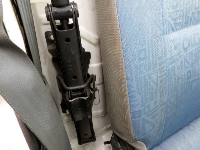 1999 Mitsubishi Minicab Truck U62T (UW-698d4895251a4)[20]