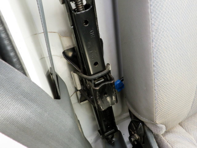 2001 Mitsubishi Minicab Truck U62T (UW-6981c77152803)[20]