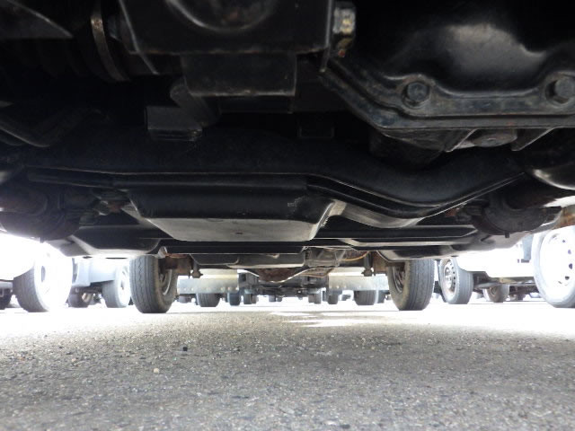 2001 Mitsubishi Minicab Truck U62T (UW-6981c77152803)[24]