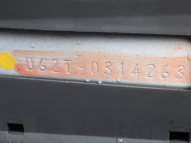 2001 Mitsubishi Minicab Truck U62T (UW-6981c77152803)[23]