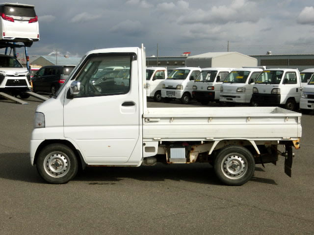 2001 Mitsubishi Minicab Truck U62T (UW-6981c77152803)[3]
