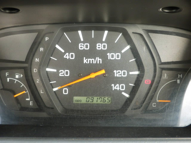 2001 Mitsubishi Minicab Truck U62T (UW-6981c77152803)[13]