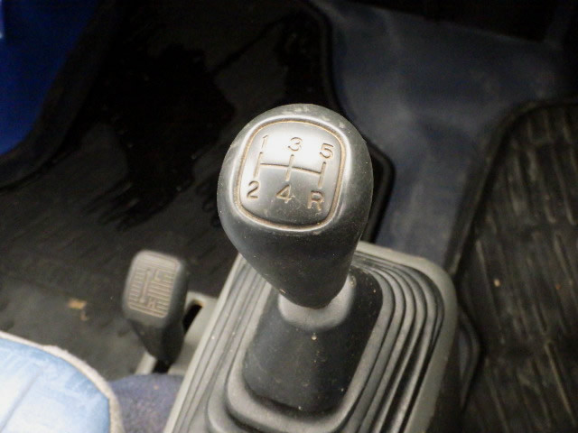 2000 Mitsubishi Minicab Van U62V (UW-6996bc1cb6e67)[13]