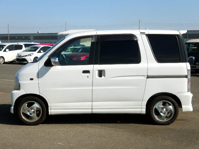 2001 Daihatsu Atrai S220G (UW-698552814c325)[3]