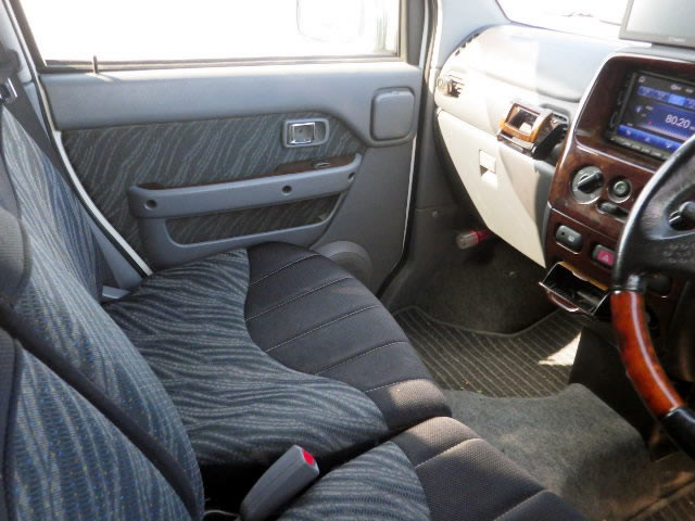 2001 Daihatsu Atrai S220G (UW-698552814c325)[8]