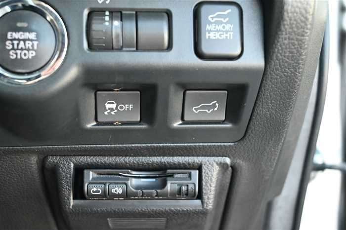 2013 Subaru Forester DBA-SJG (UW-6981ac2fa421c)[17]