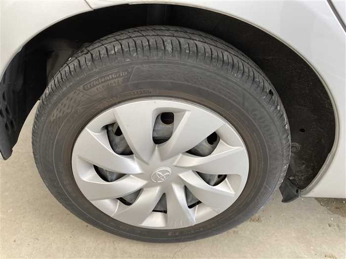 2017 Toyota Vitz KSP130 (UW-6981ac31a8c86)[8]