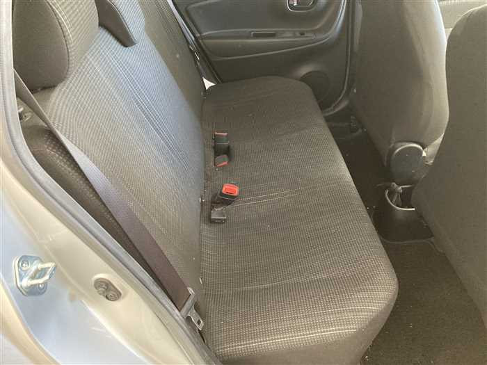 2017 Toyota Vitz KSP130 (UW-6981ac31a8c86)[10]