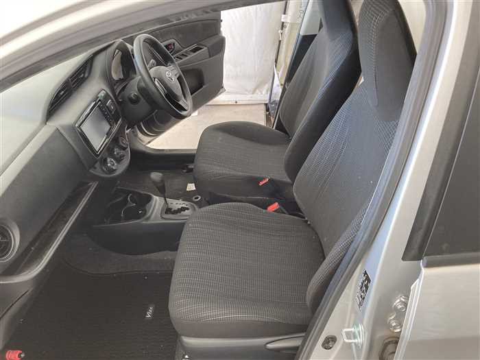 2017 Toyota Vitz KSP130 (UW-6981ac31a8c86)[14]