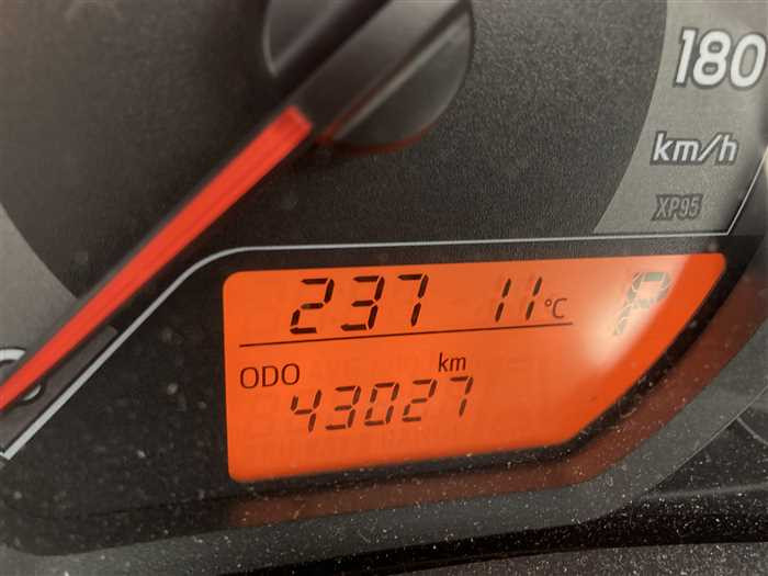 2017 Toyota Vitz KSP130 (UW-6981ac31a8c86)[23]