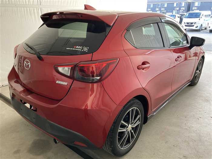 2015 Mazda Demio LDA-DJ5FS (UW-6981ac35e352a)[1]