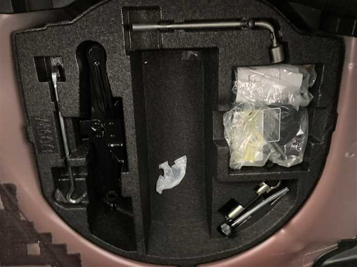 2015 Mazda Demio LDA-DJ5FS (UW-6981ac35e352a)[12]