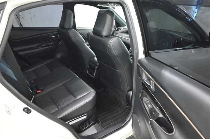 2018 Toyota Harrier Hybrid DAA-AVU65W (UW-6981ac37329f9)[8]