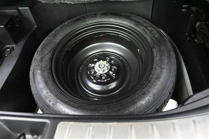 2018 Toyota Harrier Hybrid DAA-AVU65W (UW-6981ac37329f9)[11]