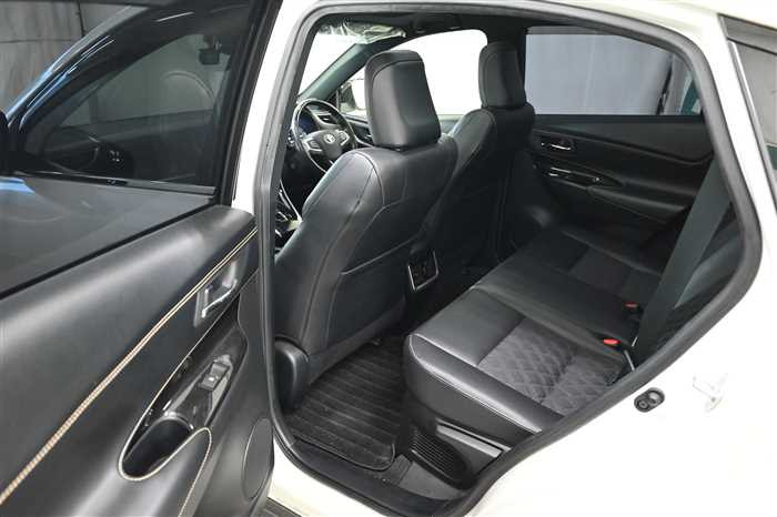 2018 Toyota Harrier Hybrid DAA-AVU65W (UW-6981ac37329f9)[12]