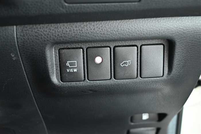 2018 Toyota Harrier Hybrid DAA-AVU65W (UW-6981ac37329f9)[17]