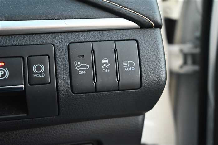 2018 Toyota Harrier Hybrid DAA-AVU65W (UW-6981ac37329f9)[18]