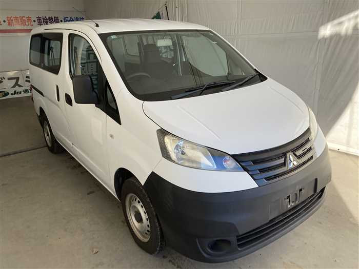 2018 Mitsubishi Delica Van DBF-VM20 (UW-6981ac3778d2b)[2]