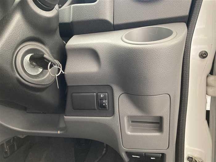 2018 Mitsubishi Delica Van DBF-VM20 (UW-6981ac3778d2b)[16]