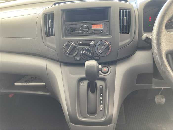 2018 Mitsubishi Delica Van DBF-VM20 (UW-6981ac3778d2b)[18]