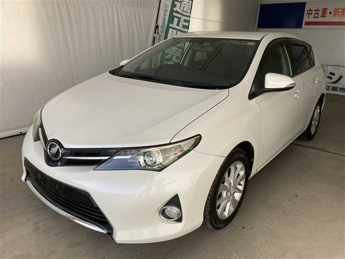 2013 Toyota Auris DBA-NZE181H (UW-6981ac37f15c4)[0]