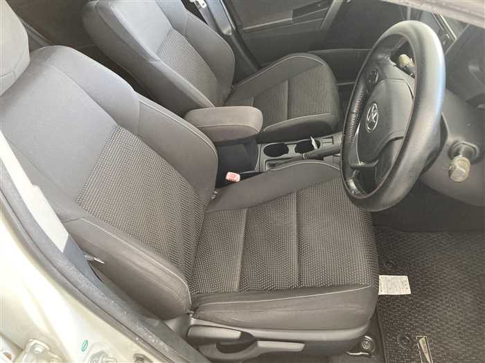 2013 Toyota Auris DBA-NZE181H (UW-6981ac37f15c4)[10]