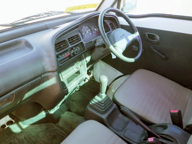 1996 Suzuki Carry Truck DC51T (UW-698d828e7ecff)[9]