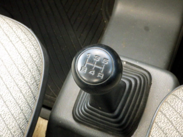 1993 Honda Acty Truck HA3 (UW-69afc0d083061)[13]