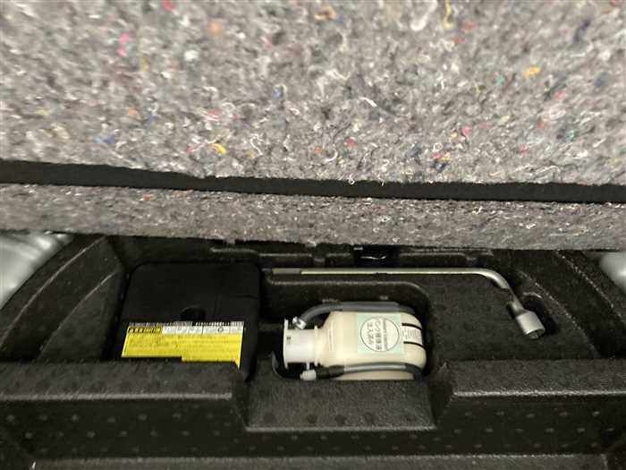 2013 Toyota Porte DBA-NCP141 (UW-69ad0025e1e97)[12]