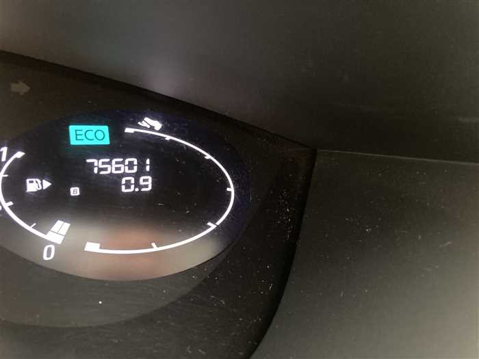 2015 Nissan Serena DBA-FNC26 (UW-69ad002517547)[27]