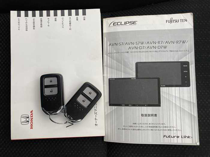 2017 Honda VEZEL DBA-RU2 (UW-69a693f408761)[22]