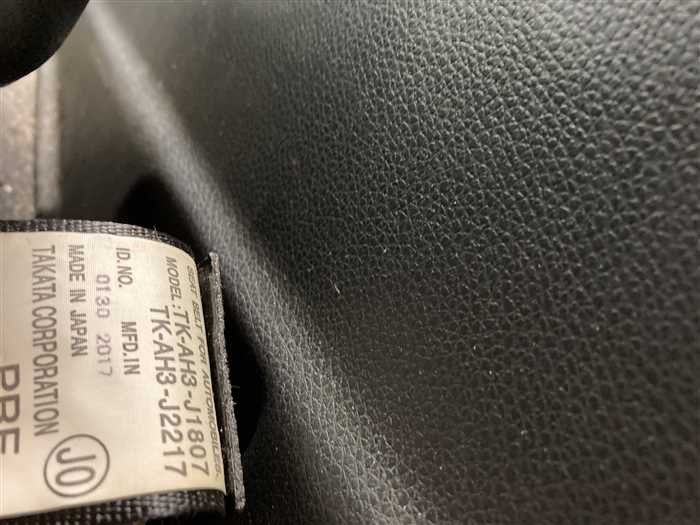 2017 Honda VEZEL DBA-RU2 (UW-69a693f408761)[23]