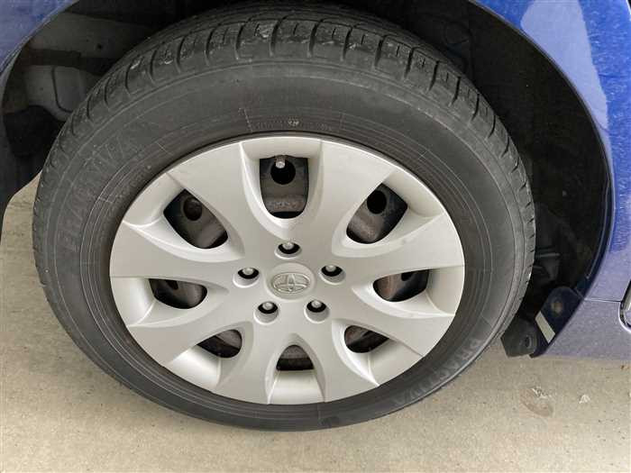 2013 Toyota Prius alpha DAA-ZVW41W (UW-69ad002687824)[8]