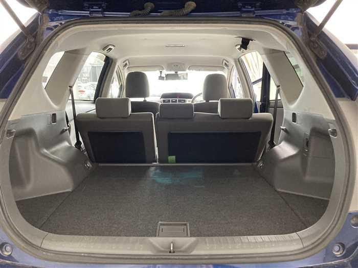 2013 Toyota Prius alpha DAA-ZVW41W (UW-69ad002687824)[12]