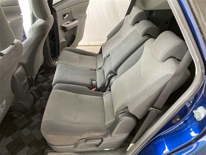 2013 Toyota Prius alpha DAA-ZVW41W (UW-69ad002687824)[14]