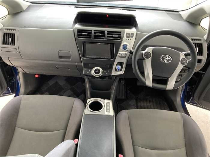 2013 Toyota Prius alpha DAA-ZVW41W (UW-69ad002687824)[16]