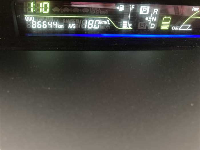 2013 Toyota Prius alpha DAA-ZVW41W (UW-69ad002687824)[24]