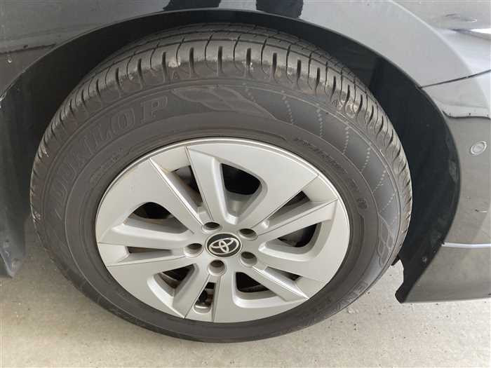 2017 Toyota Prius DAA-ZVW50 (UW-69ad00275fa46)[7]