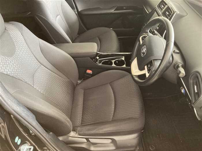 2017 Toyota Prius DAA-ZVW50 (UW-69ad00275fa46)[9]