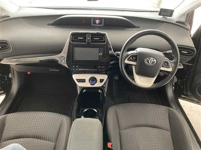 2017 Toyota Prius DAA-ZVW50 (UW-69ad00275fa46)[15]