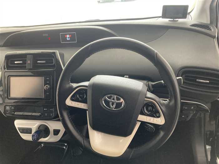 2017 Toyota Prius DAA-ZVW50 (UW-69ad00275fa46)[16]