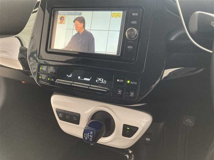 2017 Toyota Prius DAA-ZVW50 (UW-69ad00275fa46)[21]