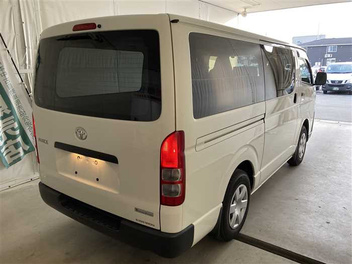 2020 Toyota Hiace Van 3BF-TRH200V (UW-69ad00279055a)[1]