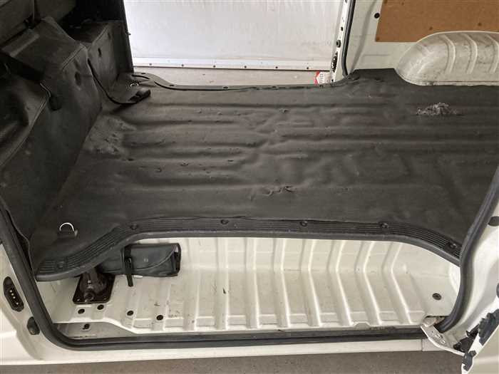 2020 Toyota Hiace Van 3BF-TRH200V (UW-69ad00279055a)[12]